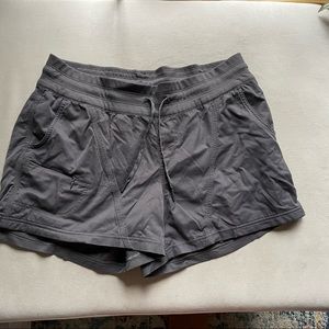 North Face Woman’s Large Shorts